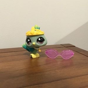 Littlest Pet Shop Sassiest Peacock #985 with accessories